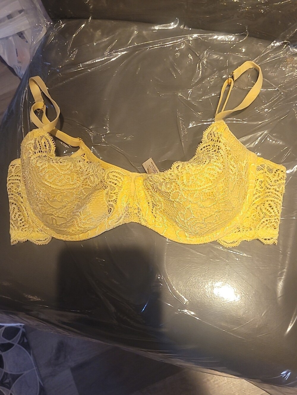 Victoria Secret Vintage Very Sexy Lightly Lined Lace Bra Size 36C